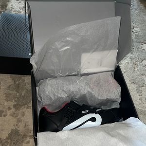 Men’s size 43 Peloton Shoes - brand new in box